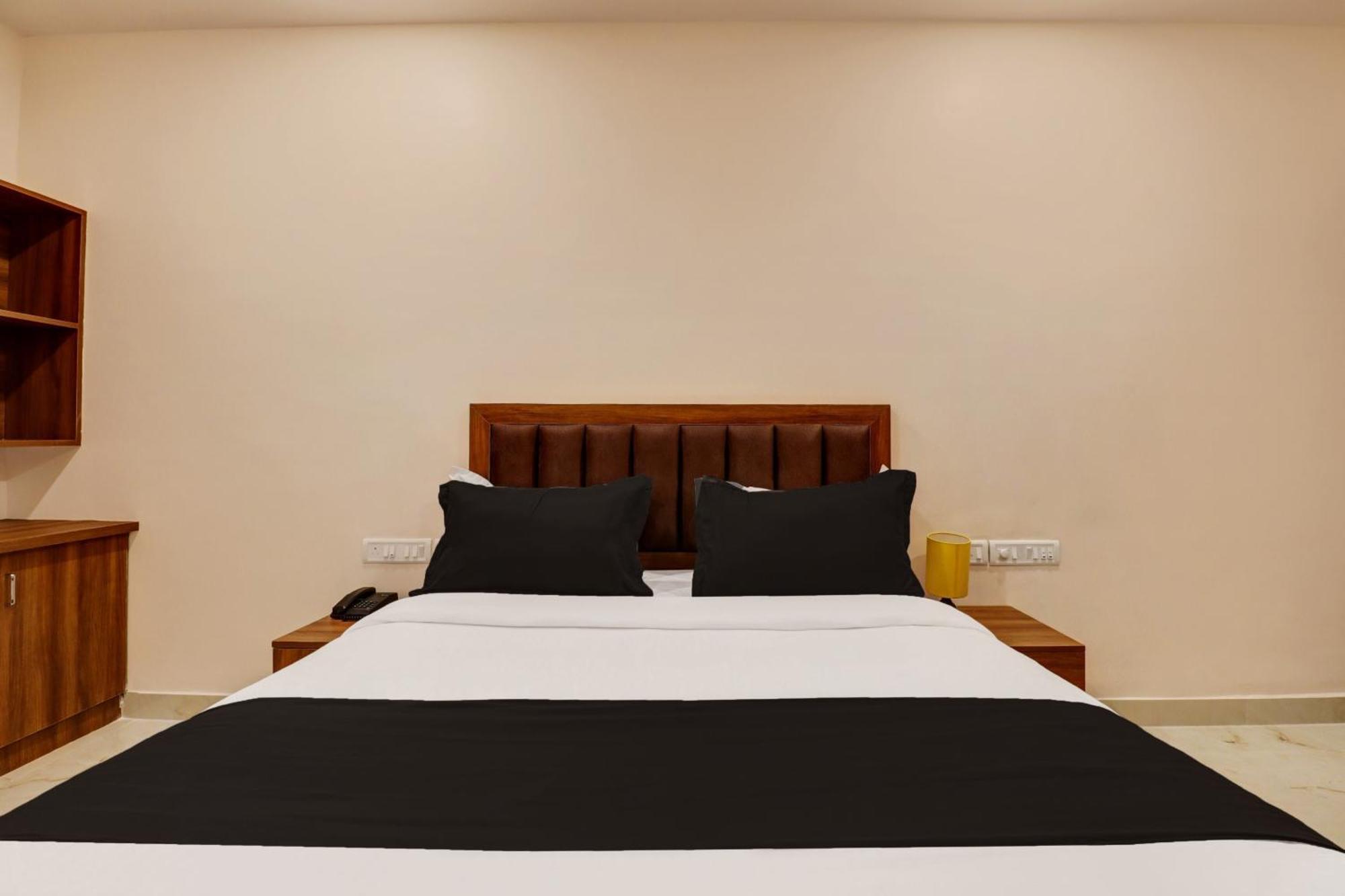 Super Townhouse Arekere Near Mithai Mahal Bangalore Buitenkant foto