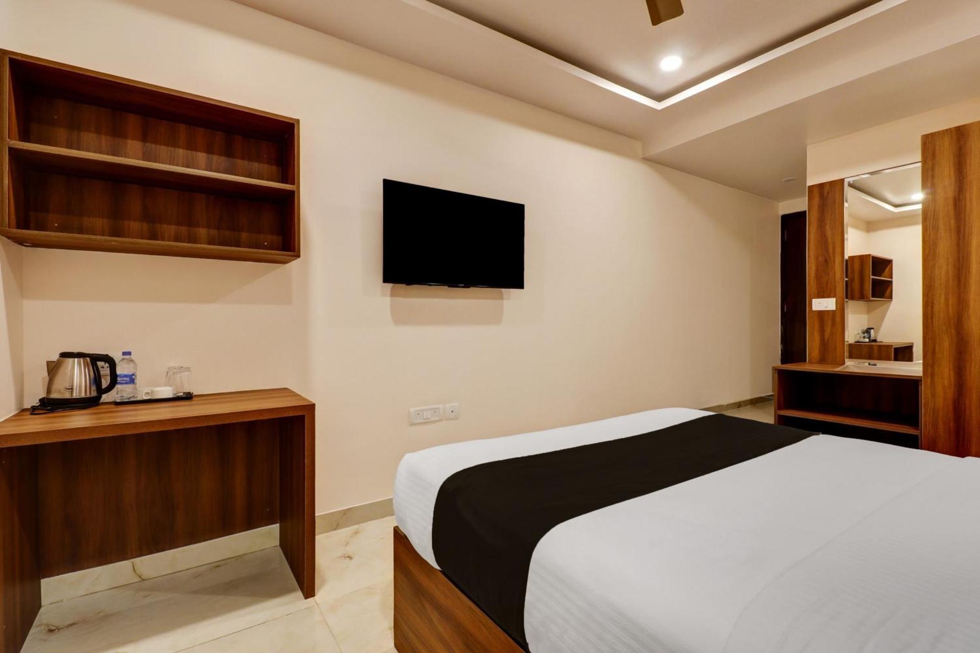 Super Townhouse Arekere Near Mithai Mahal Bangalore Buitenkant foto