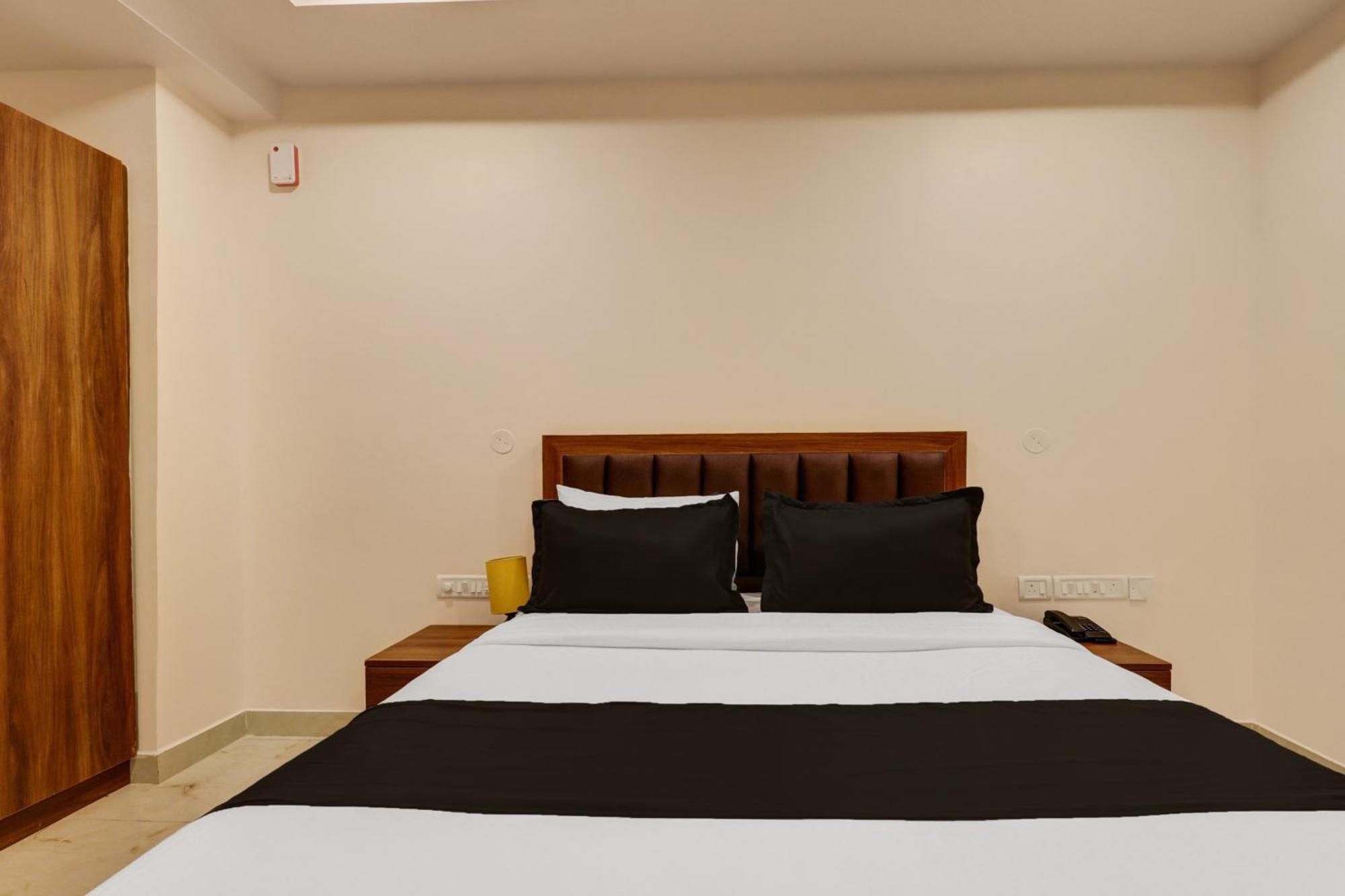 Super Townhouse Arekere Near Mithai Mahal Bangalore Buitenkant foto